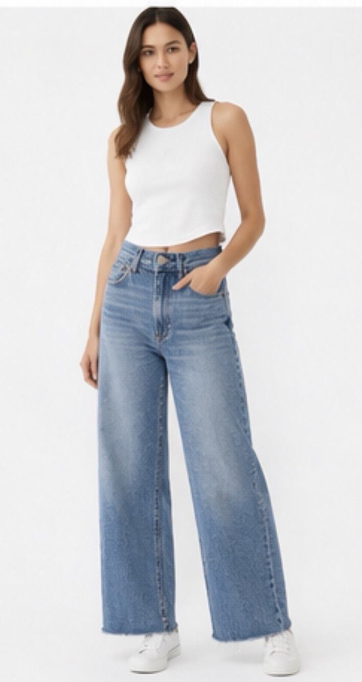 AMERICAN EAGLE HIGH WAIST WIDE LEG JEANS LIGHT WASH RAW HEM WOMENS 2 SHORT NWT